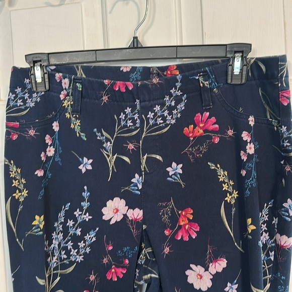 Time & Tru Pull on floral Jegging size XL - Picture 3 of 5
